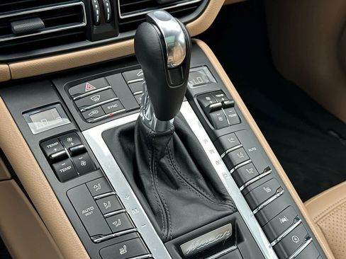 Certified 2020 Porsche Macan S AWD/4WD image 25