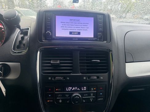 Used 2018 Dodge Grand Caravan GT image 16