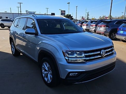 Used 2019 Volkswagen Atlas SE image 3