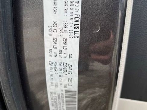 Used 2019 Chrysler Pacifica Touring-L FWD image 27