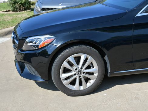 Used 2019 Mercedes-Benz C 300 4MATIC Sedan image 3
