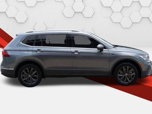 Used 2022 Volkswagen Tiguan SE FWD image 7