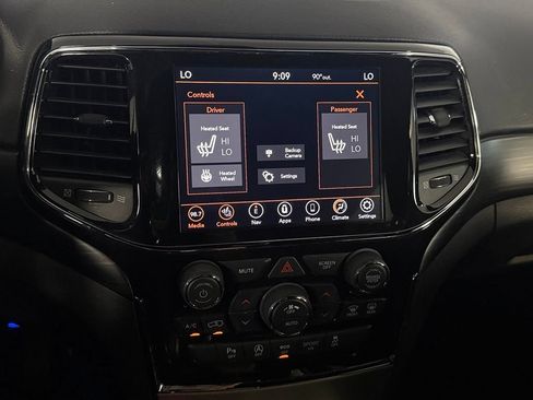Used 2022 Jeep Grand Cherokee Laredo X AWD/4WD image 22