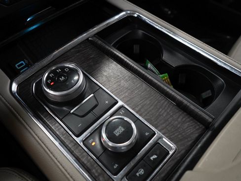 Used 2019 Ford Expedition Limited w/ Special Edition Package AWD/4WD image 28