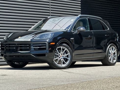 New 2026 Porsche Cayenne E-Hybrid AWD/4WD image 1