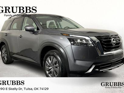 Used 2024 Nissan Pathfinder SV