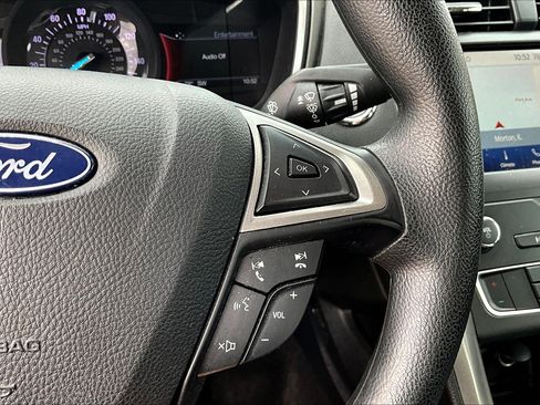 Used 2020 Ford Fusion SE image 23