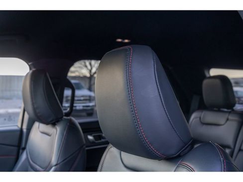 Used 2025 Ford Explorer ST-Line w/ ST-Line Street Pack image 18