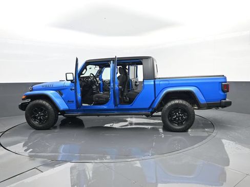 Used 2021 Jeep Gladiator Sport AWD/4WD image 29