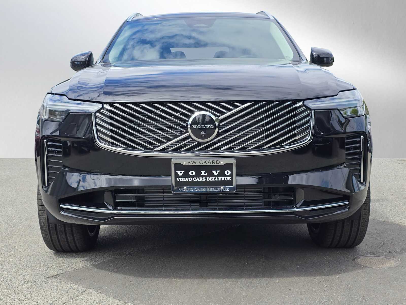 New 2026 Volvo XC90 T8 Plus w/ Protection Package AWD/4WD image 8