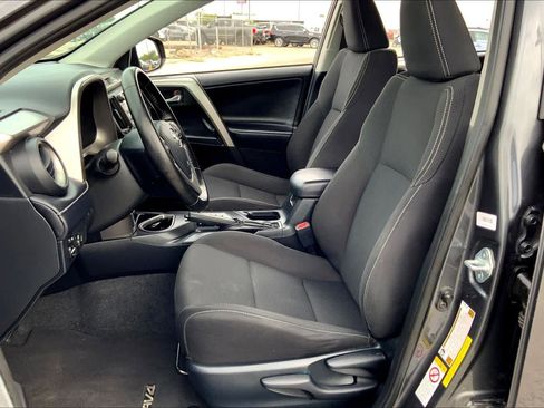 Used 2018 Toyota RAV4 XLE w/ Plus Extra Value Package image 8