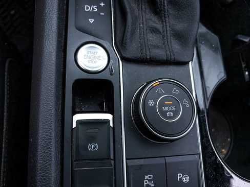 Used 2018 Volkswagen Atlas SEL Premium AWD/4WD image 27