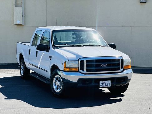 Used 1999 Ford F250 Lariat RWD image 1