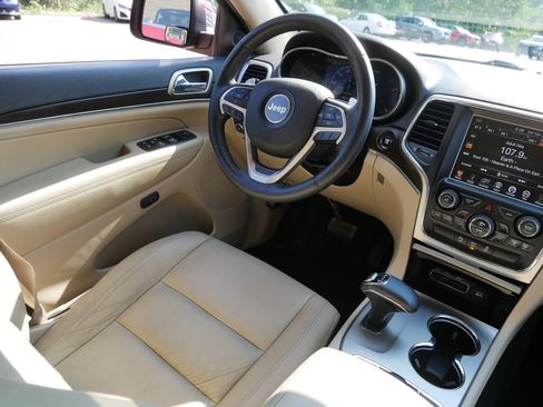 Used 2014 Jeep Grand Cherokee Limited w/ Trailer Tow Group IV AWD/4WD image 9