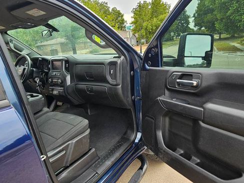 Used 2022 Chevrolet Silverado 2500 Custom w/ Custom Value Package AWD/4WD image 17