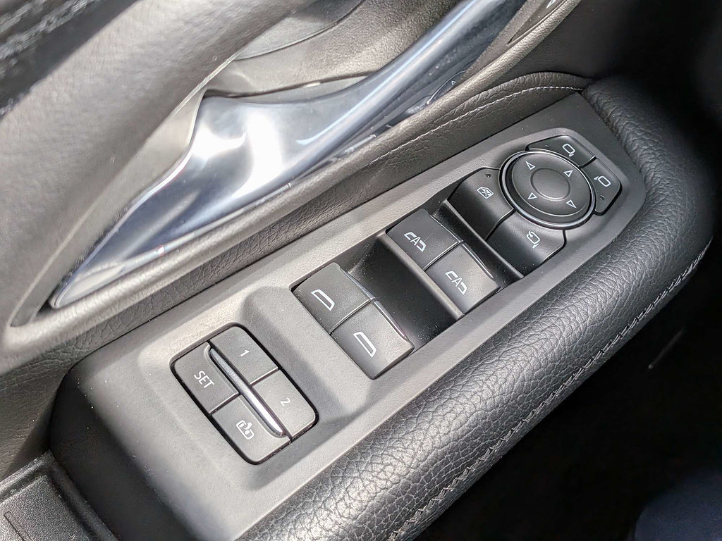 Used 2024 GMC Yukon Denali AWD/4WD image 27