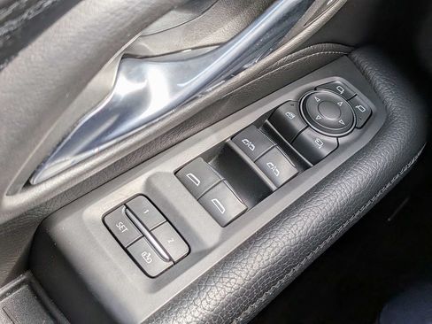 Used 2024 GMC Yukon Denali AWD/4WD image 27