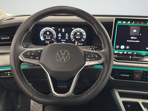 New 2026 Volkswagen Tiguan SE image 28