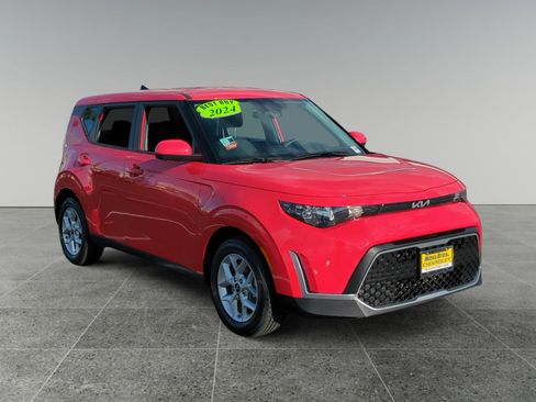 Used 2024 Kia Soul LX w/ Option Group 015 image 10
