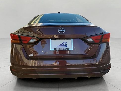 Used 2025 Nissan Altima 2.5 SV image 9