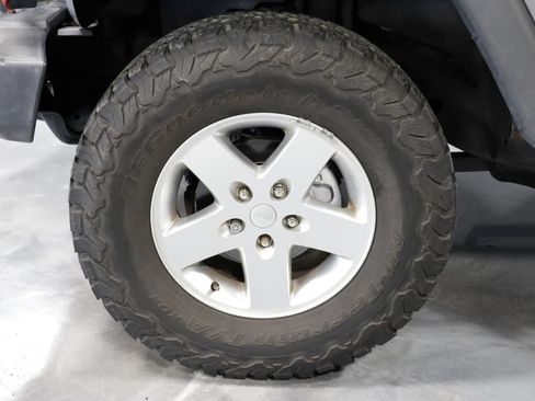 Used 2014 Jeep Wrangler Unlimited Sport w/ Quick Order Package 24S AWD/4WD image 33