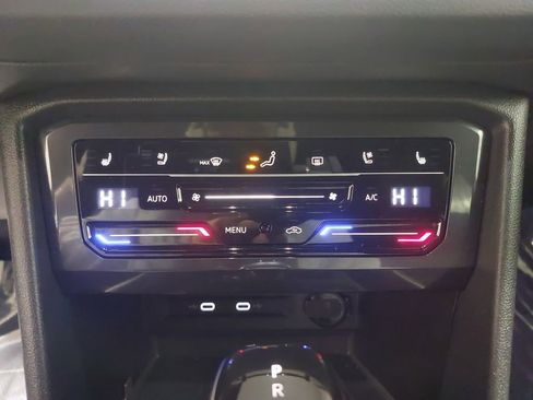 Used 2022 Volkswagen Tiguan SEL R-Line image 21