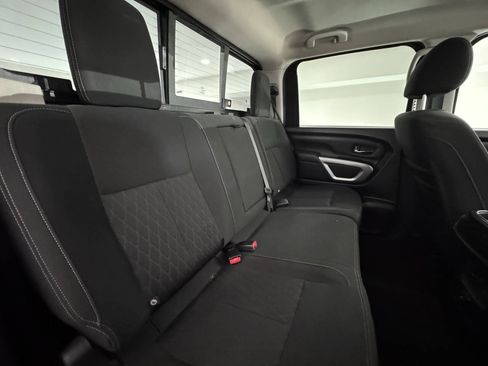 Used 2018 Nissan Titan SV w/ SV Convenience Package AWD/4WD image 23