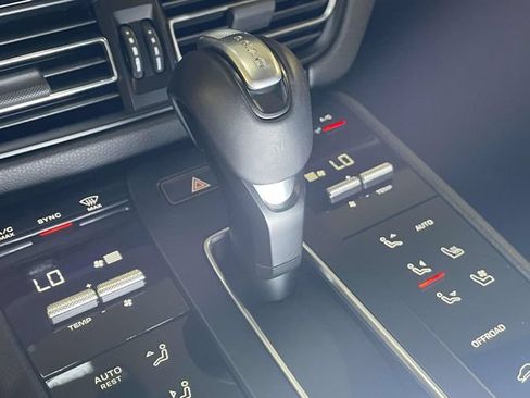 Certified 2026 Porsche Macan Turbo AWD/4WD image 35