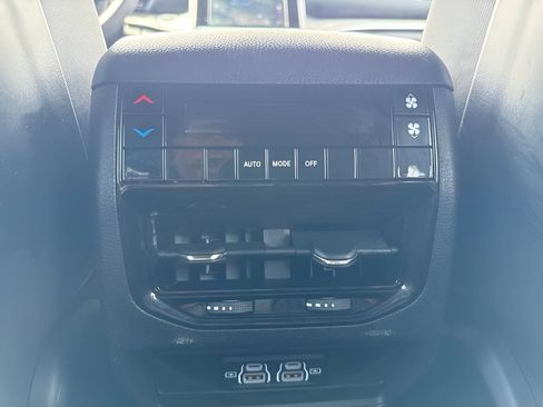 Used 2024 Jeep Grand Cherokee L Laredo RWD image 13