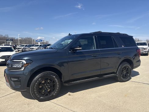 Used 2023 Ford Expedition Timberline image 3