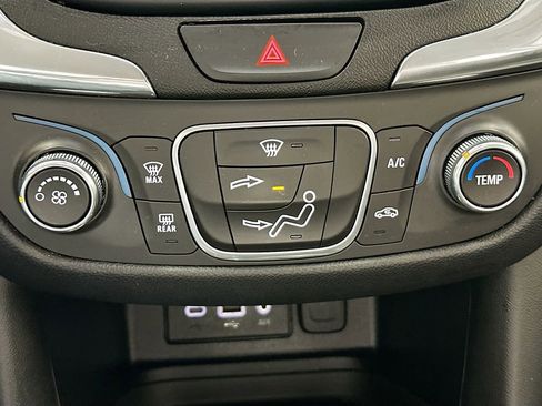 Used 2020 Chevrolet Equinox LT FWD image 16