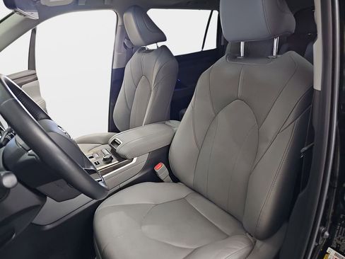 Used 2020 Toyota Highlander Limited AWD/4WD image 18