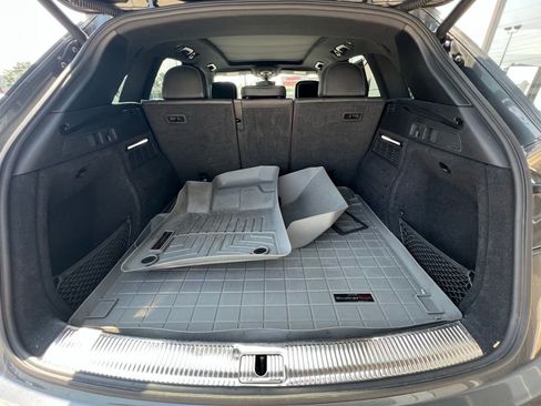 Used 2018 Audi SQ5 Premium Plus w/ Navigation Package image 22