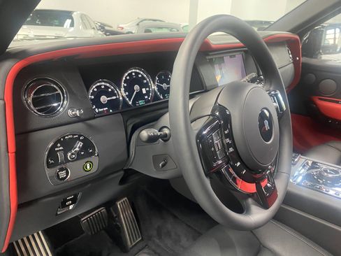 Used 2021 Rolls-Royce Cullinan image 25