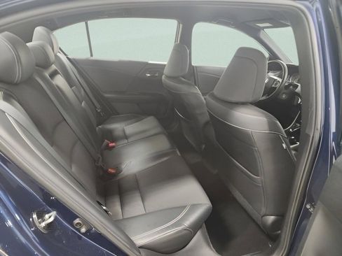 Used 2016 Honda Accord Sport image 13