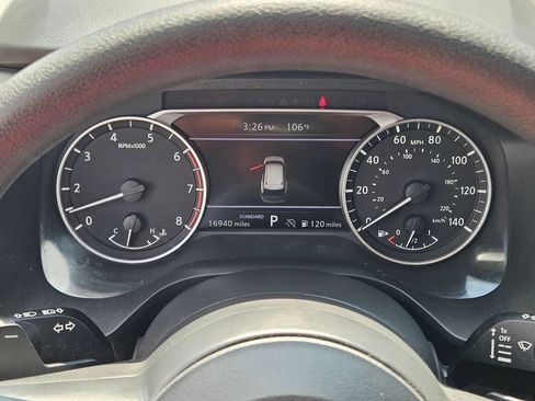 Used 2024 Nissan Rogue S FWD image 13