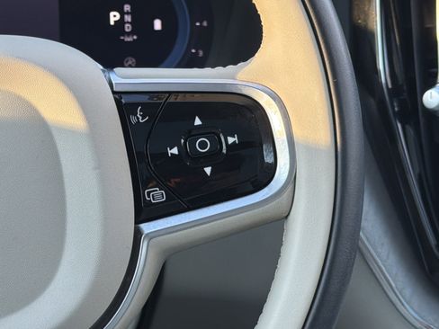 Certified 2023 Volvo XC60 B5 Plus w/ Protection Package Premier image 9