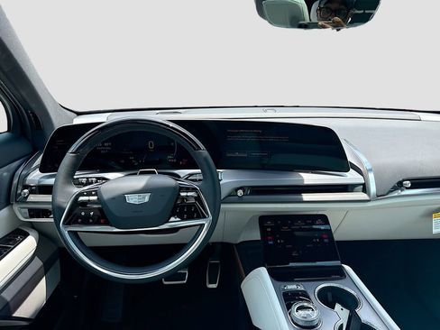 New 2026 Cadillac Vistiq Luxury image 23