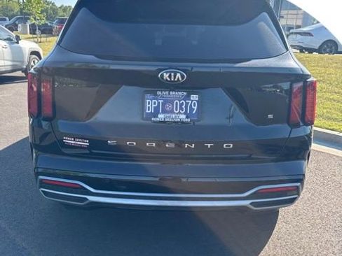 Used 2021 Kia Sorento S w/ Panoramic Sunroof Package image 1