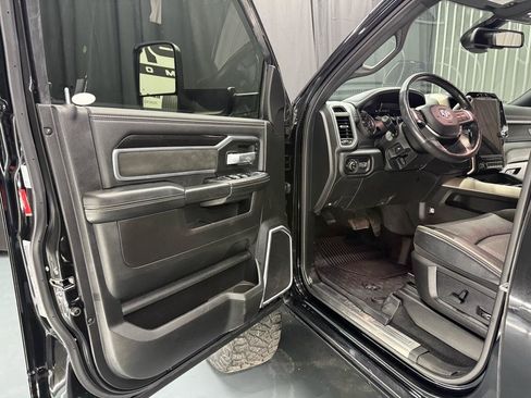 Used 2019 RAM 2500 Laramie w/ Night Edition AWD/4WD image 17