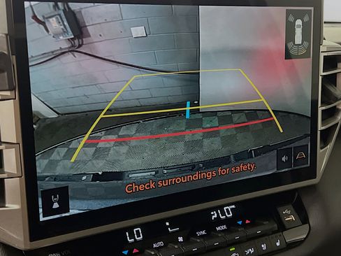 Used 2025 Toyota Tundra Limited image 28