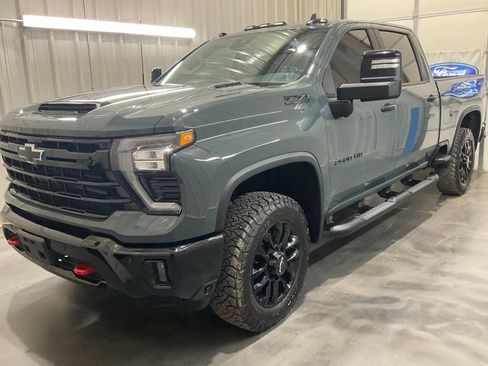 Used 2026 Chevrolet Silverado 2500 LT w/ Trail Boss Package AWD/4WD image 4