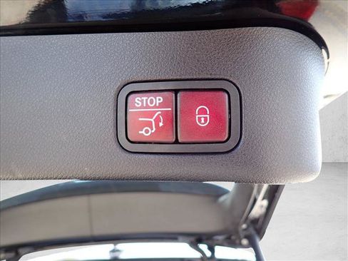 Used 2018 Mercedes-Benz GLE 350 4MATIC image 11