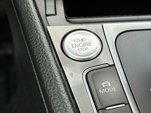 Used 2016 Volkswagen e-Golf SE w/ DC Fast Charging Package image 21