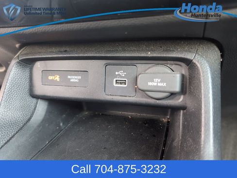 Used 2023 Honda Civic Sport image 27