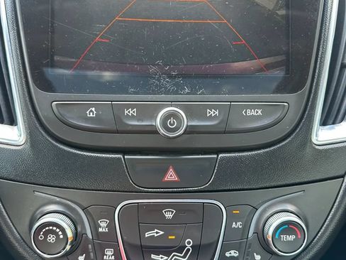Used 2016 Chevrolet Malibu LT w/ Leather Package FWD image 17