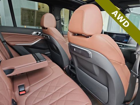 Used 2025 BMW X5 xDrive40i w/ Parking Assistance Package image 16