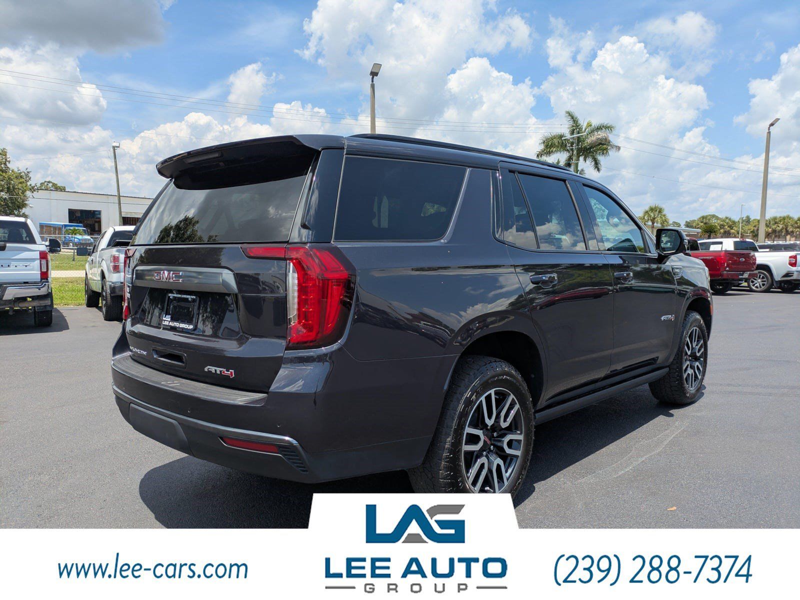 Used 2023 GMC Yukon AT4 w/ AT4 Premium Package AWD/4WD image 3