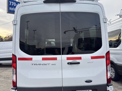 Used 2018 Ford Transit 150 XLT image 9