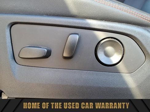 Used 2023 Chevrolet Colorado Z71 w/ Z71 Convenience Package 2 image 17